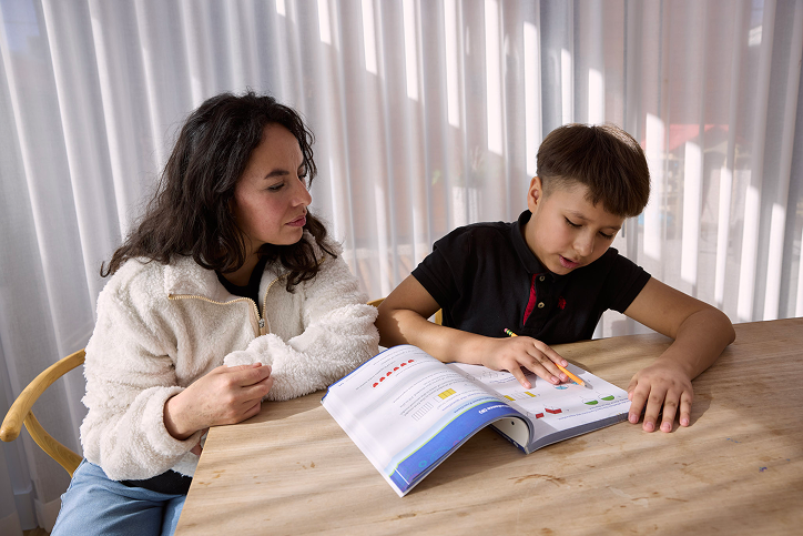 How to Choose a Homeschool Curriculum: A Complete Guide for Parents